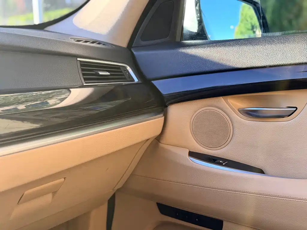 BMW 5 Series GT — миниатюра 13