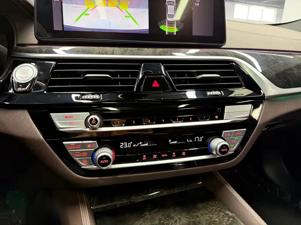 BMW 5 Series — миниатюра 16