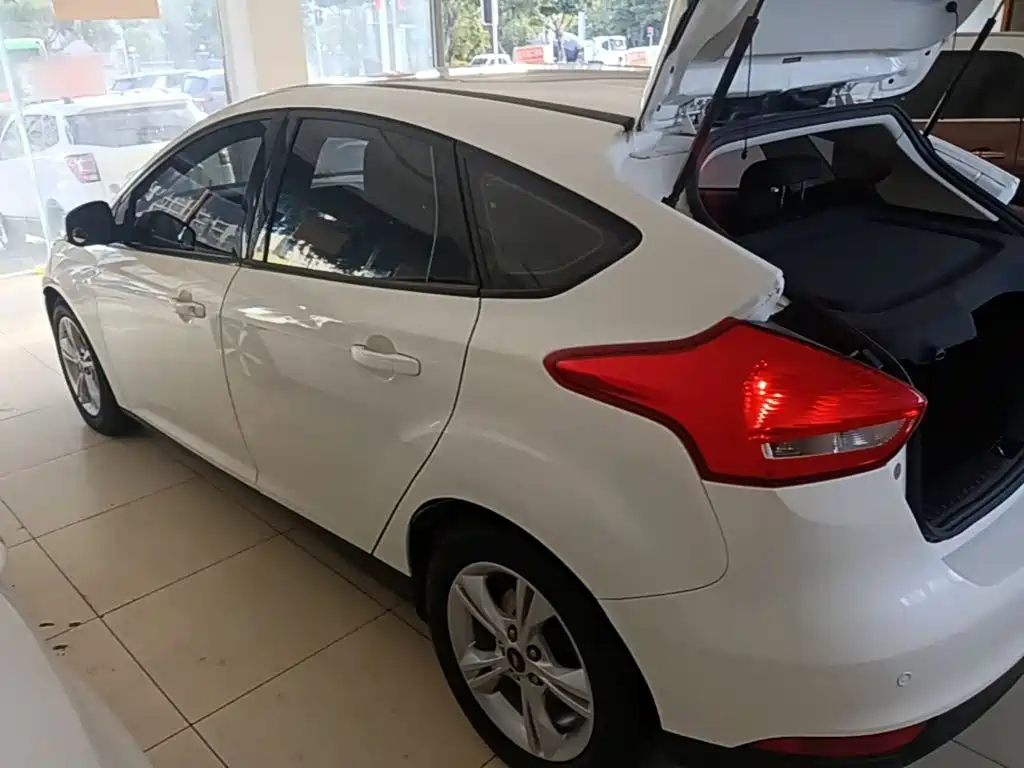 Ford Focus — миниатюра 5