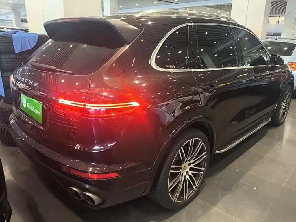 Porsche Cayenne — миниатюра 7