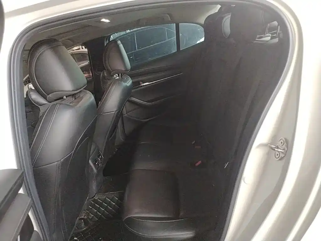 Mazda 3 Axela — миниатюра 17