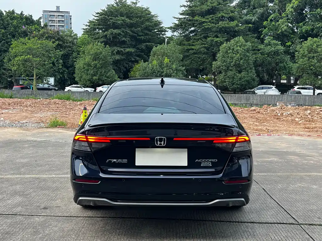 Honda Accord — миниатюра 8