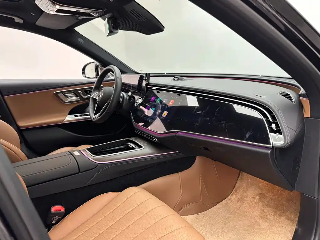 Mercedes-Benz E-Class — миниатюра 11