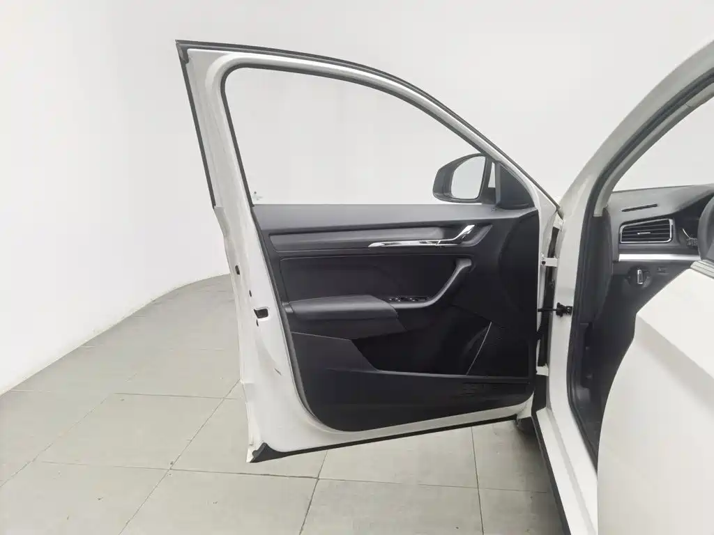 Skoda Kamiq — миниатюра 8