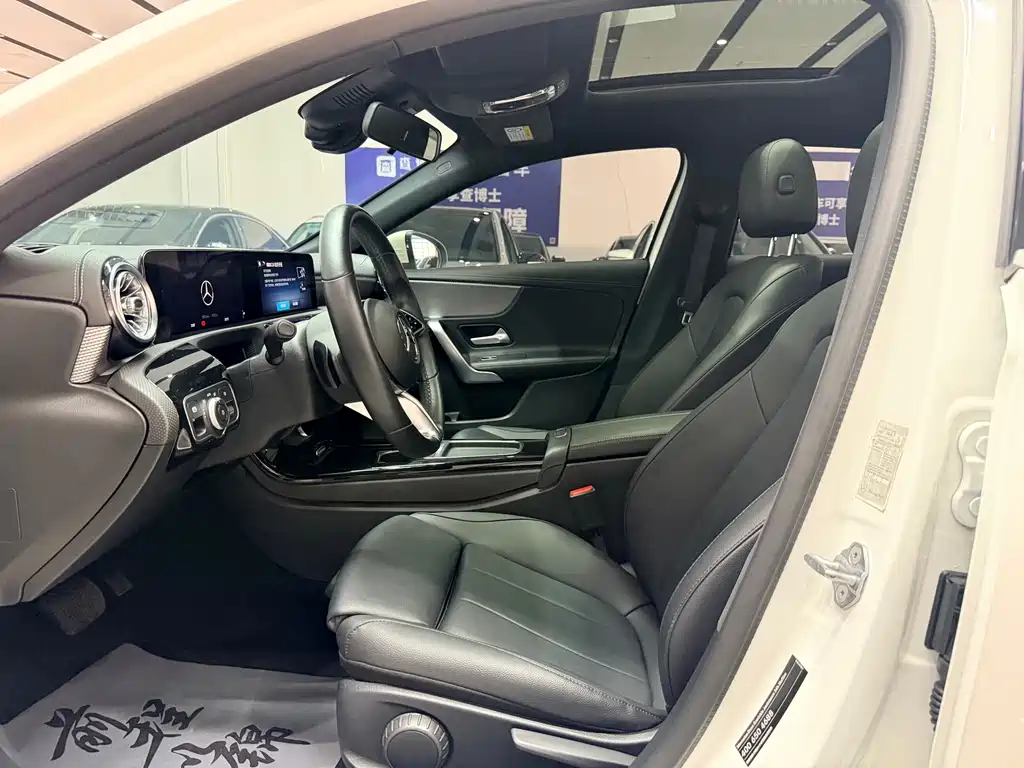 Mercedes-Benz A-Class — миниатюра 8