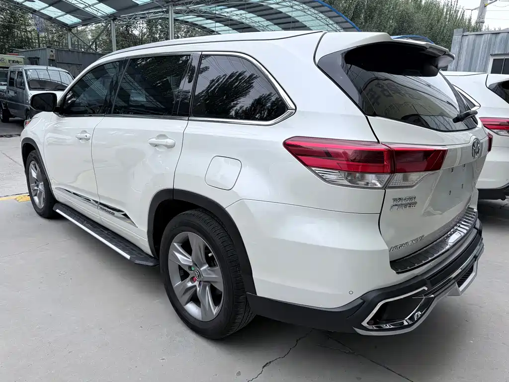 Toyota Highlander — миниатюра 17