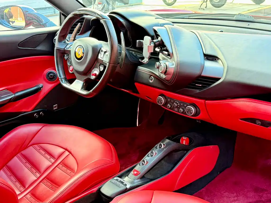 Ferrari 488 — миниатюра 13