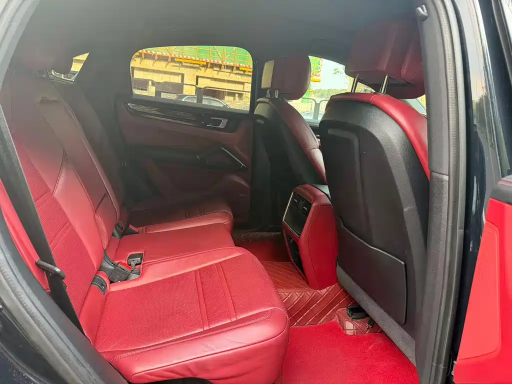 Porsche Cayenne — миниатюра 5