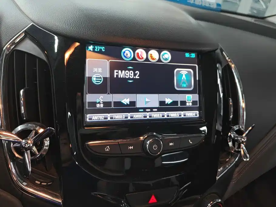 Chevrolet Cruze — миниатюра 13