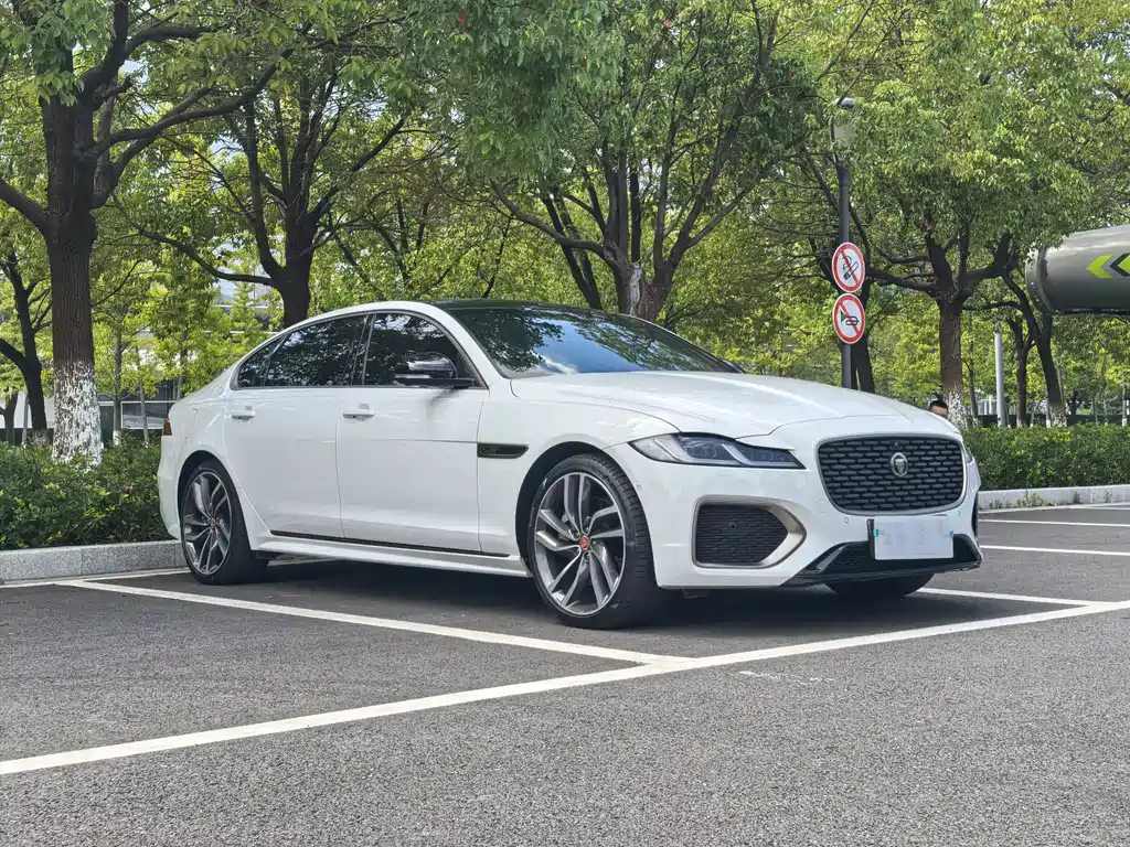 Jaguar XFL — миниатюра 2