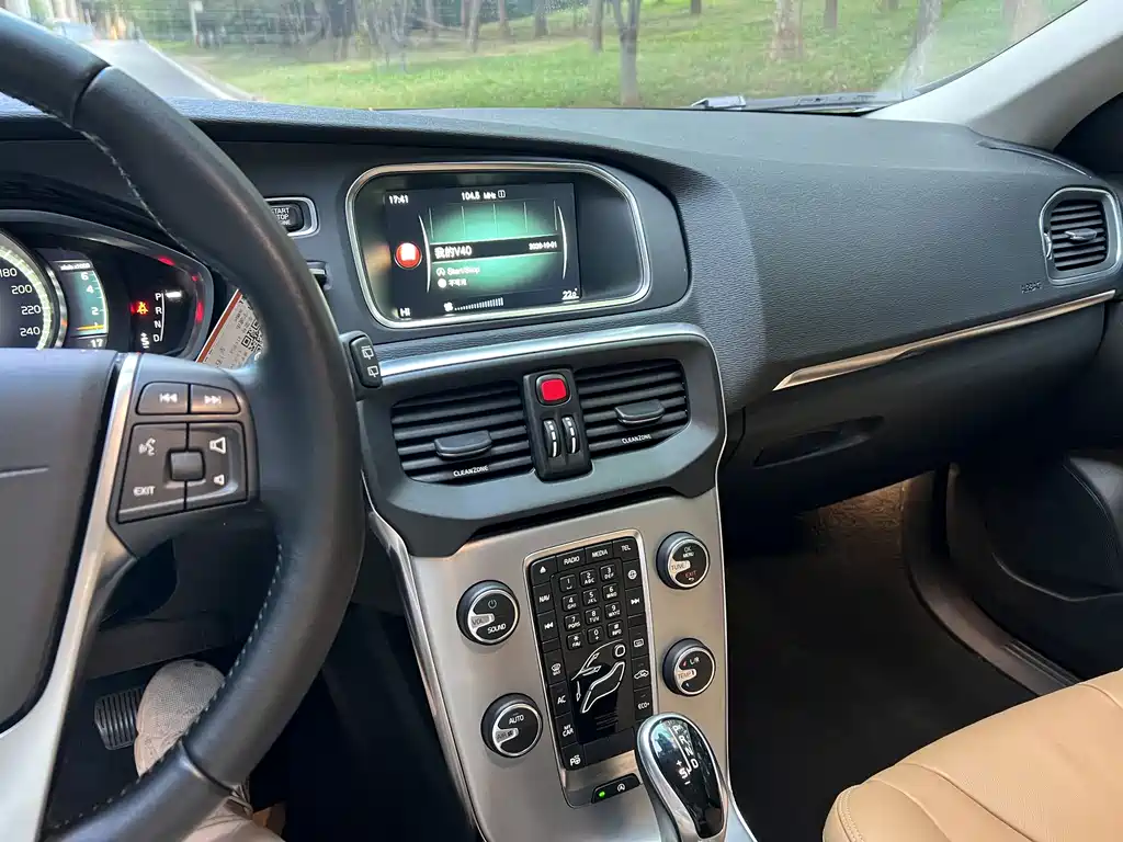 Volvo V40 — миниатюра 14