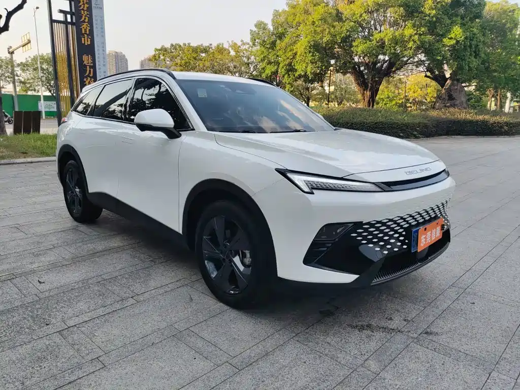 BAIC Mofang 1.5T DCT Platinum Edition, фото 2