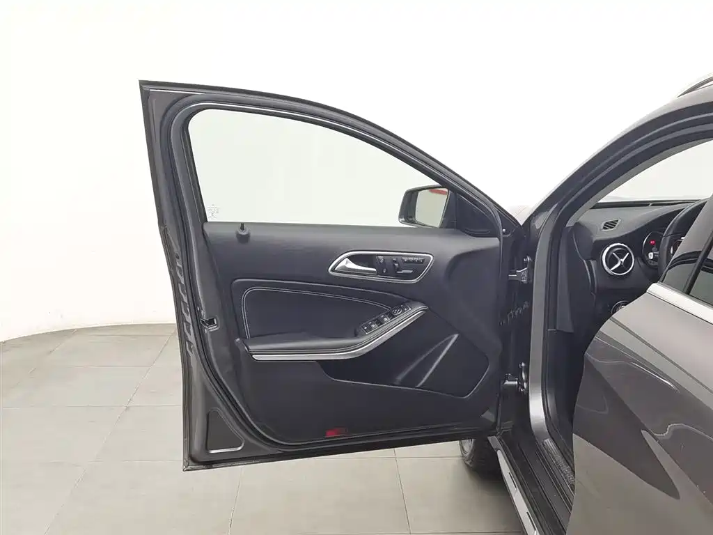 Mercedes-Benz GLA 2016 GLA 200 Fashion