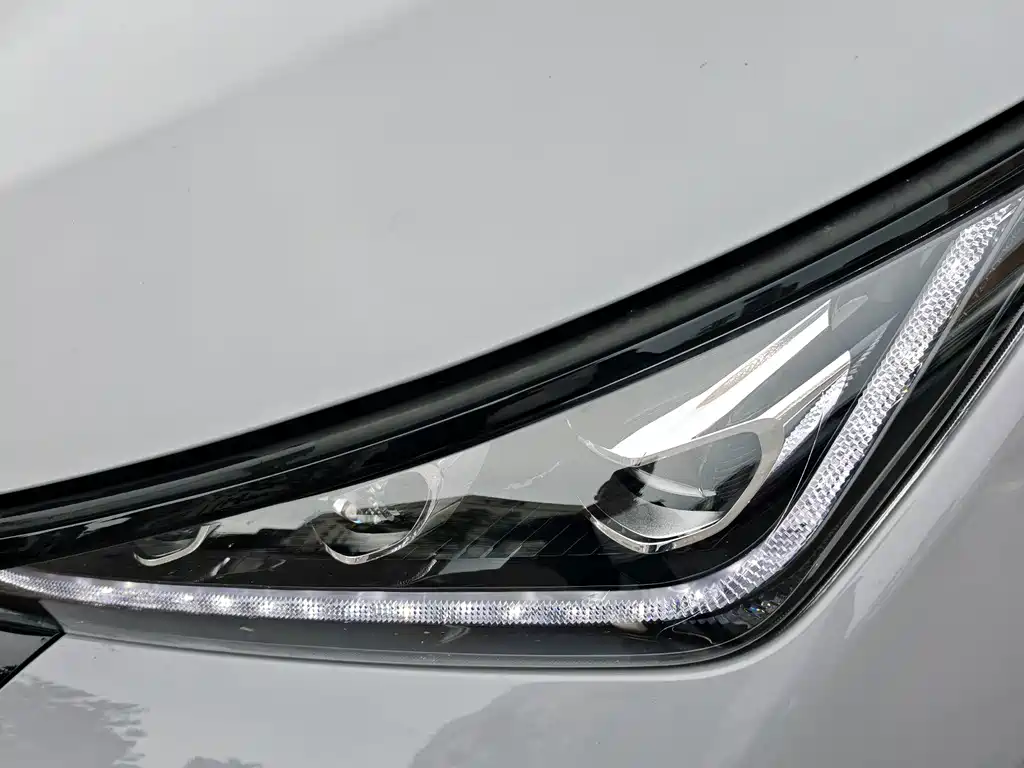 BYD Tang New Energy — миниатюра 17