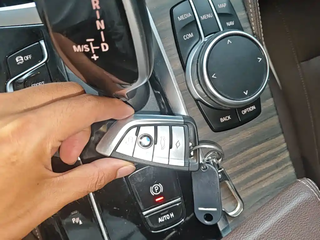 BMW 5 Series — миниатюра 9