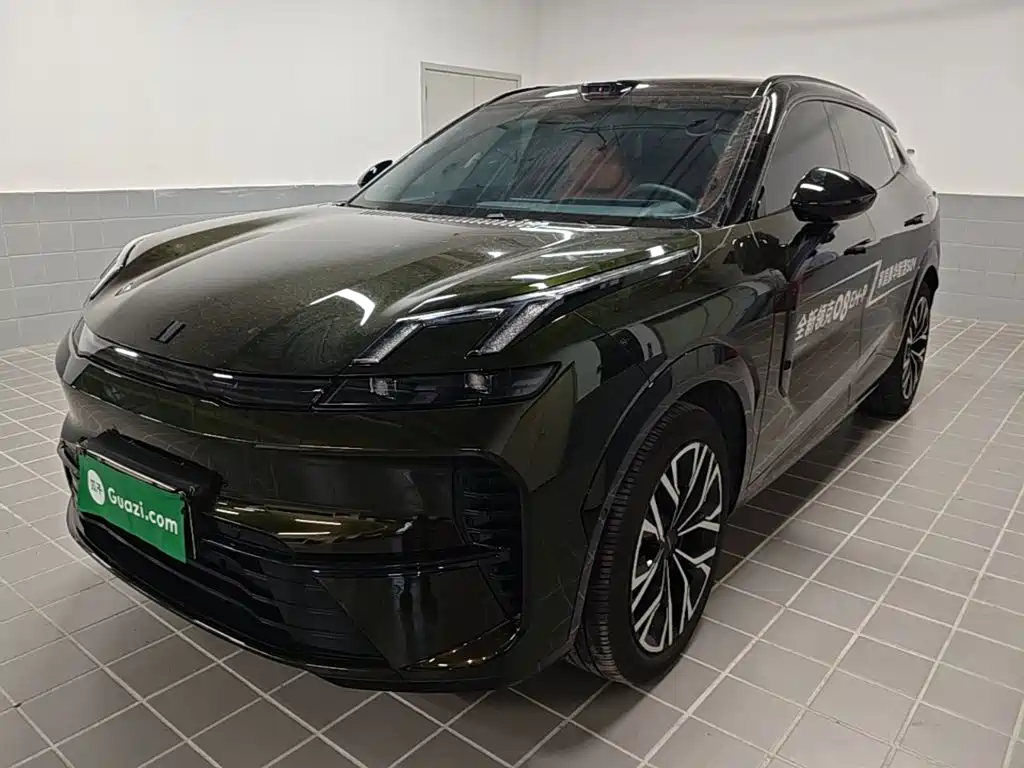 Lynk & Co 08 EM-P
