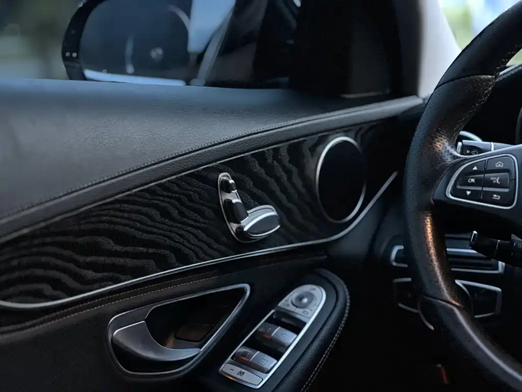 Mercedes-Benz C-Class — миниатюра 16