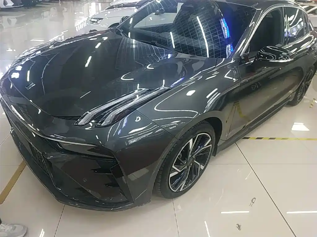 Купить Lynk & Co 03
