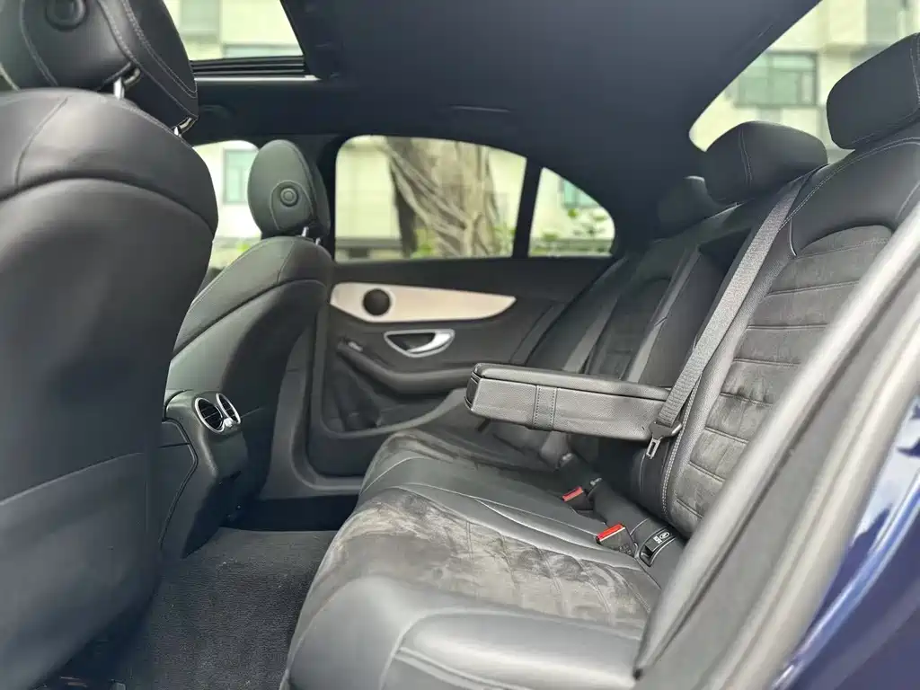 Mercedes-Benz C-Class — миниатюра 6