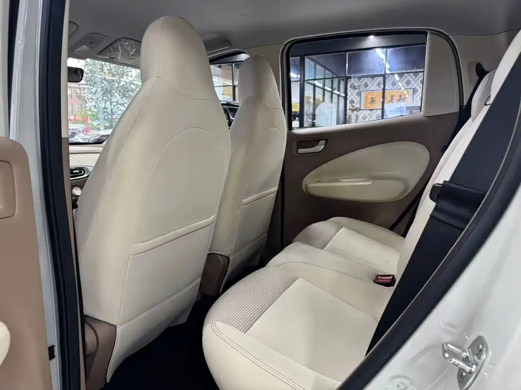 Wuling MINIEV — миниатюра 8