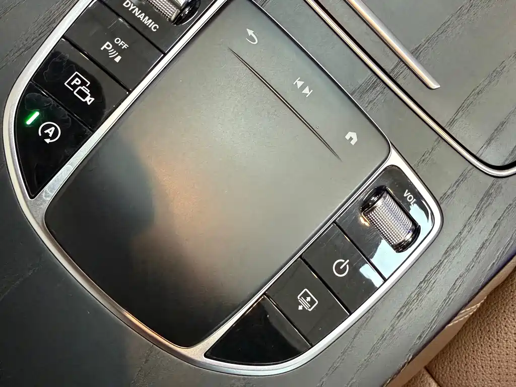 Mercedes-Benz E-Class — миниатюра 9