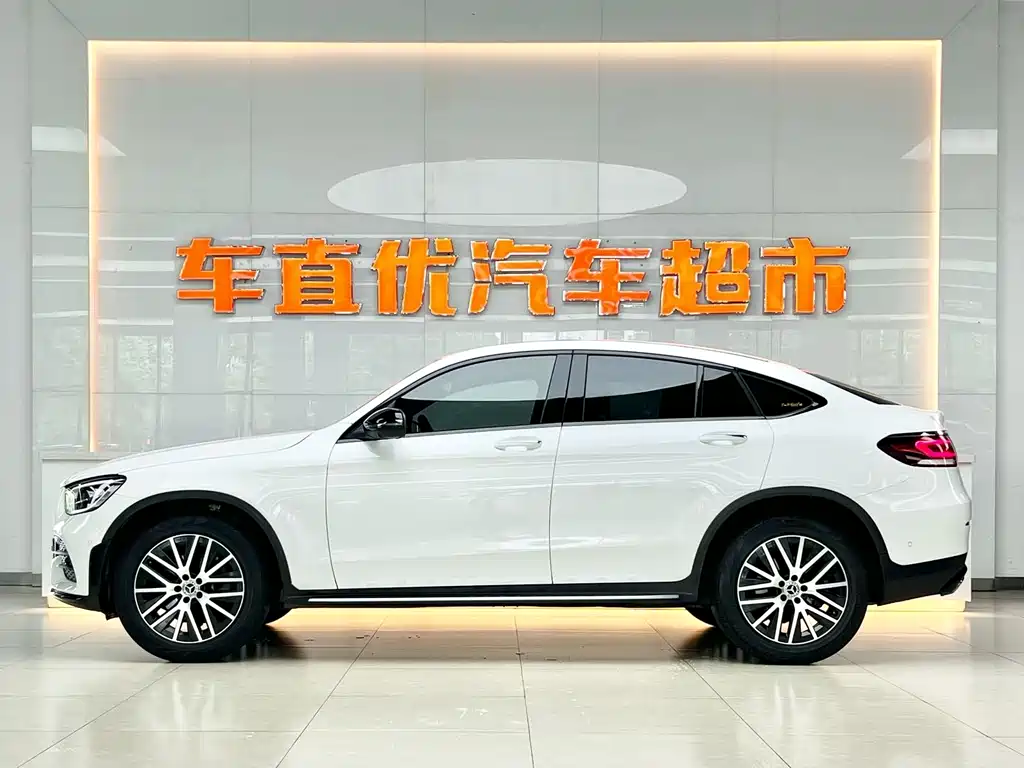 Mercedes-Benz GLC 2022 GLC 300 4MATIC SUV