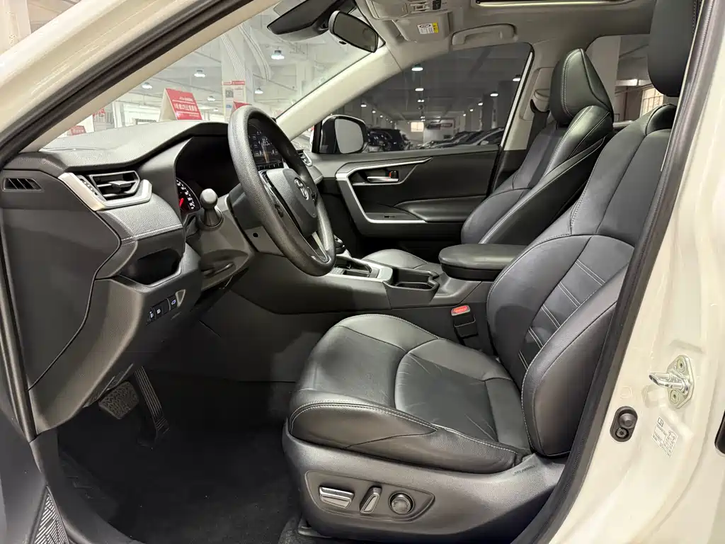 Toyota Wildlander 2020 2.0L CVT Luxury