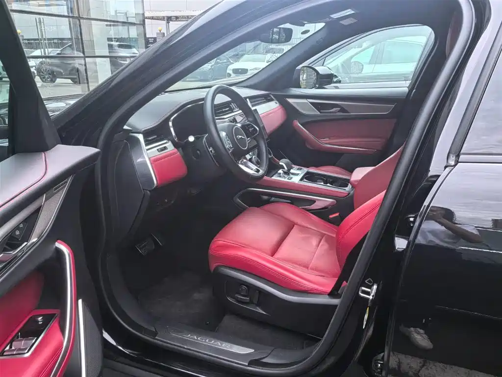 JAGUAR  F PACE