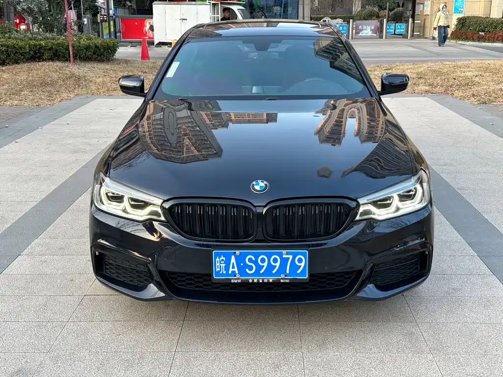 BMW 5 Series — миниатюра 2