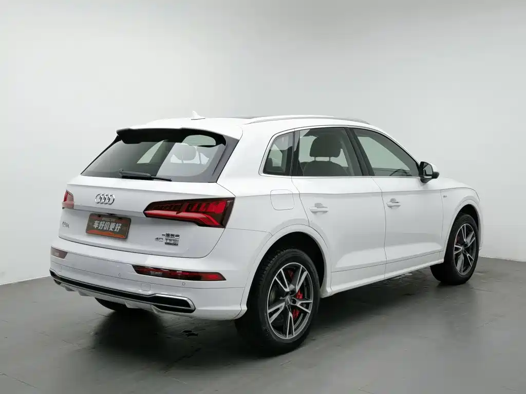 Audi Q5L — миниатюра 2