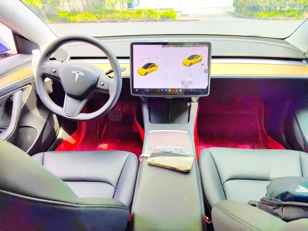 Tesla Model 3 — миниатюра 5