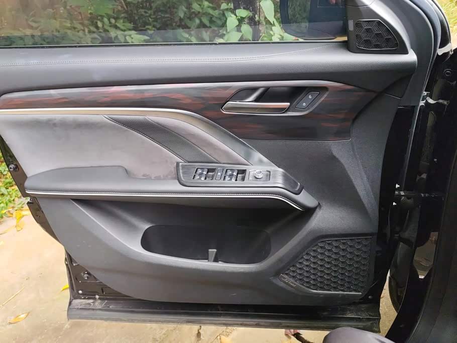 Haval Haval H6 1.5 л 2023 г. Чёрный, пробег 17700 км