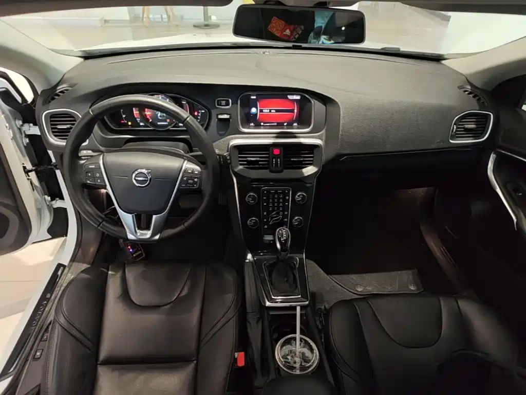 Volvo V40 — миниатюра 14