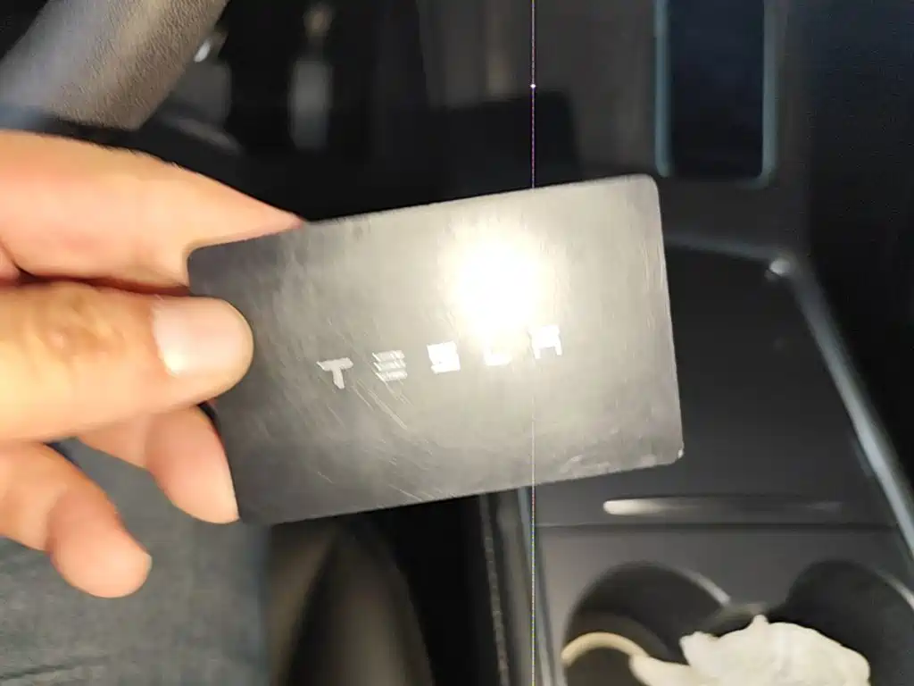 Tesla Model Y — миниатюра 9