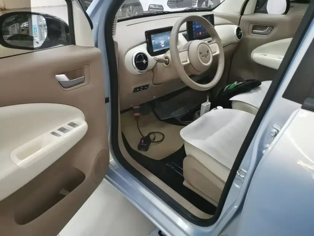 Wuling MINIEV — миниатюра 16