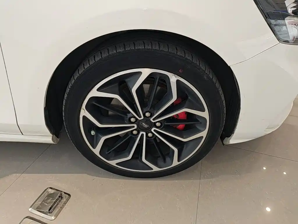 Ford Focus — миниатюра 12