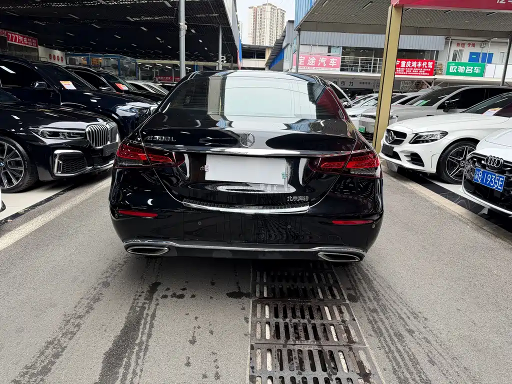 Mercedes-Benz E-Class — миниатюра 5