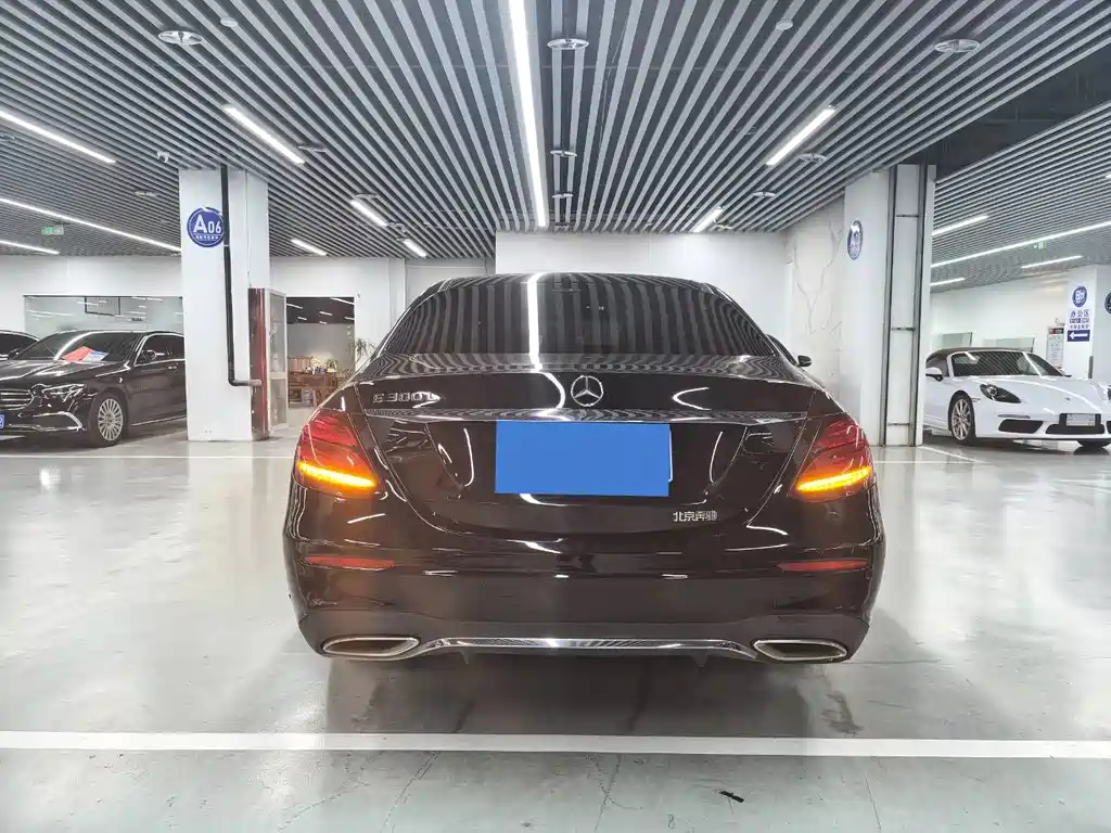 Mercedes-Benz E-Class — миниатюра 16
