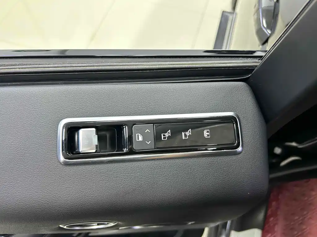 Land Rover Range Rover — миниатюра 10