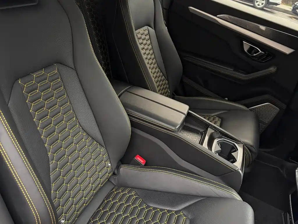 Lamborghini Urus — миниатюра 6