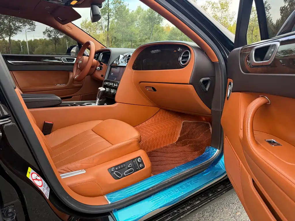 Bentley Flying Spur — миниатюра 11