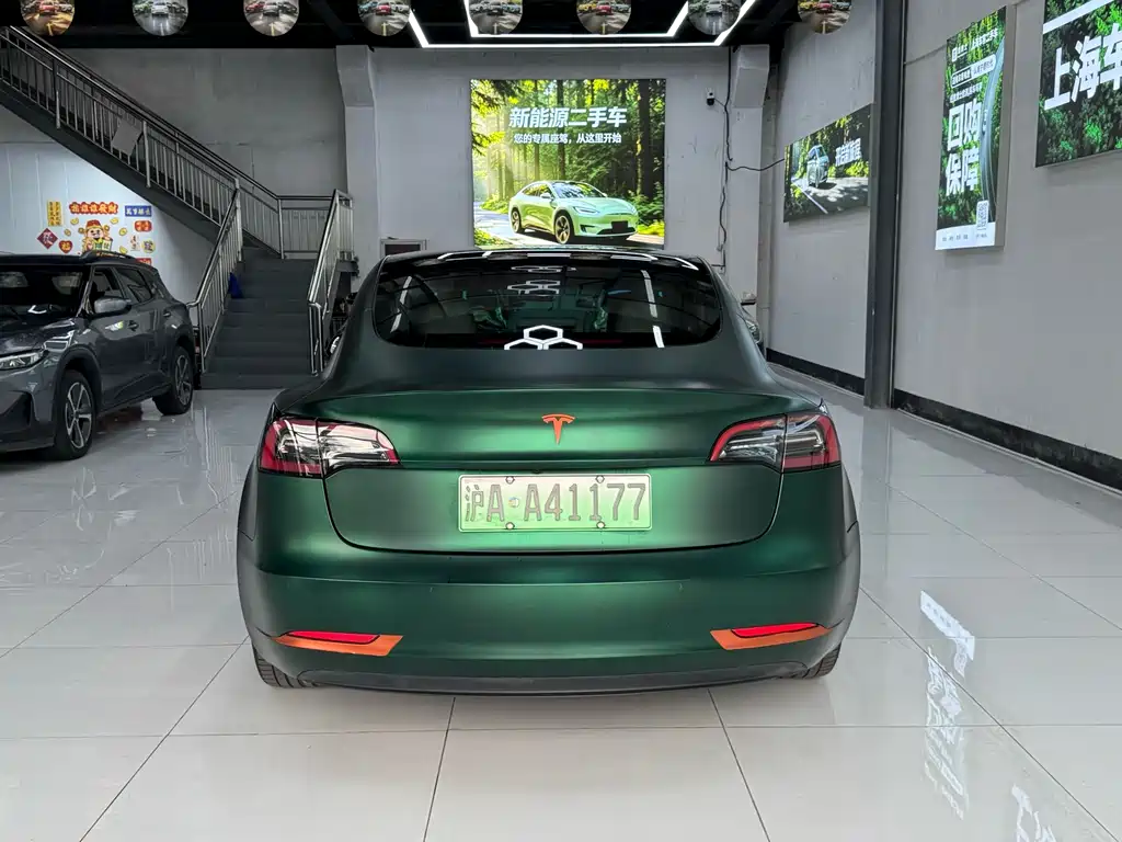 Tesla Model 3 — миниатюра 10