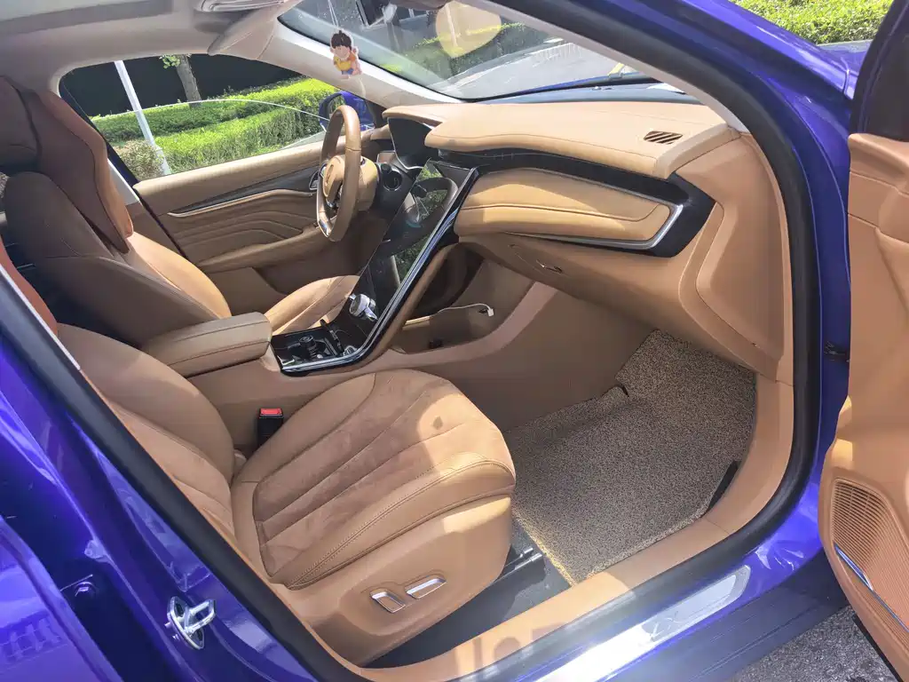 Roewe MARVEL X — миниатюра 11