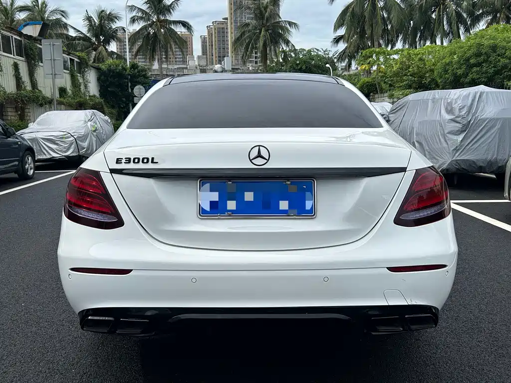 Mercedes-Benz E-Class — миниатюра 8