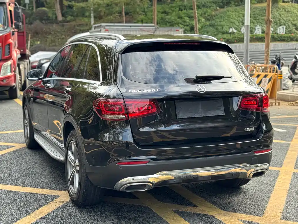 MERCEDES-BENZ GLC