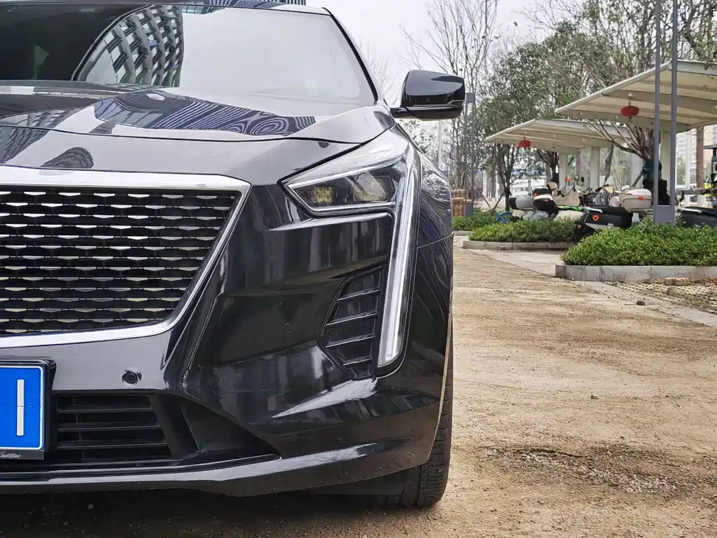 CADILLAC CT6