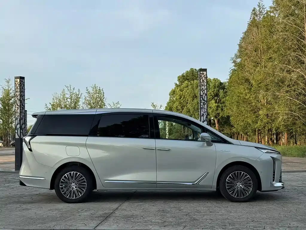 BUICK  GL8 NEW ENERGY