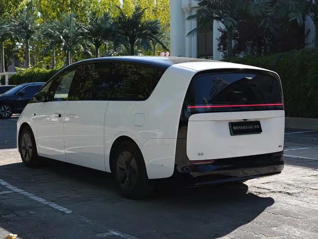 Li Auto Li MEGA — миниатюра 7