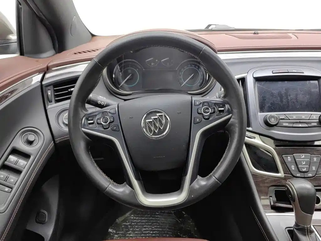 Buick LaCrosse — миниатюра 11