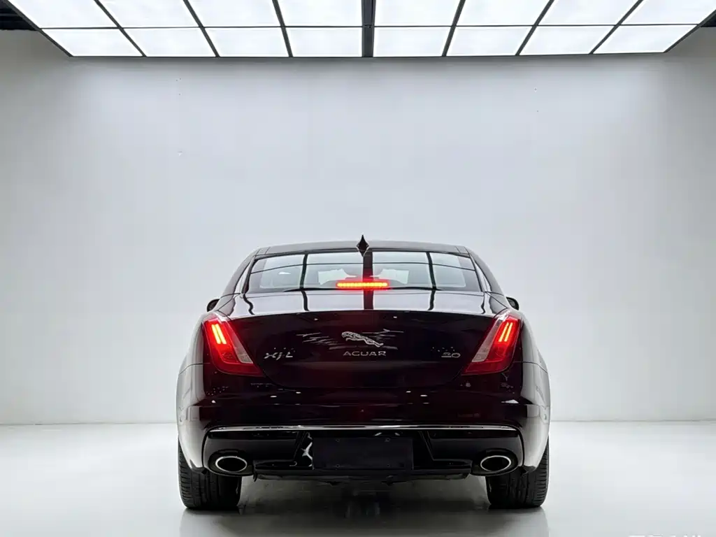 Jaguar XJ — миниатюра 4